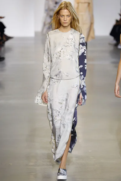 Look 15